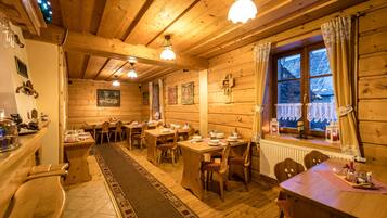 Daily buffet breakfast for a fee