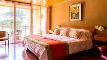 Exclusive Studio, 1 King Bed, Private Bathroom, Garden View