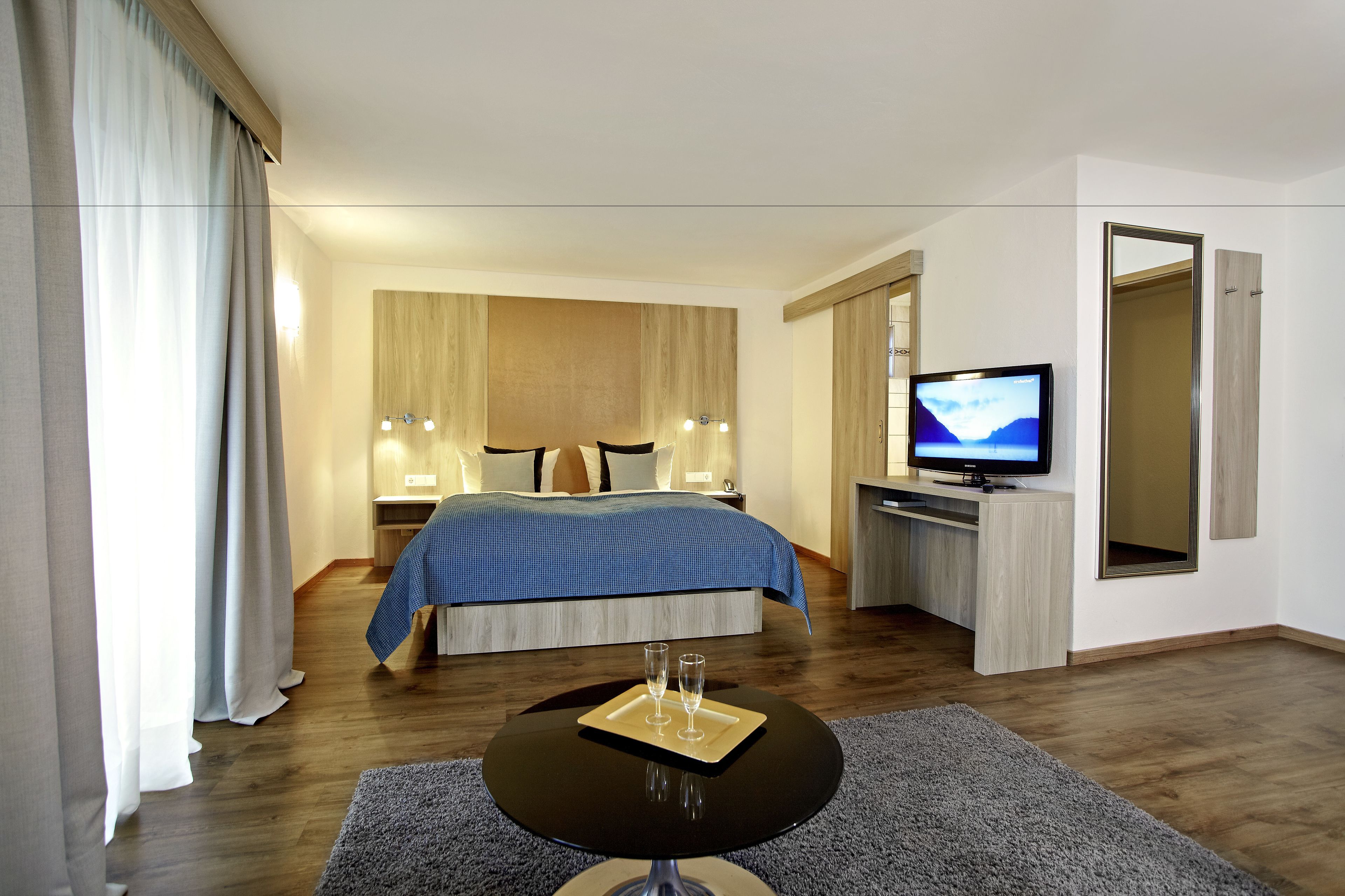 1 bedroom, egyptian cotton sheets, premium bedding, pillow-top beds