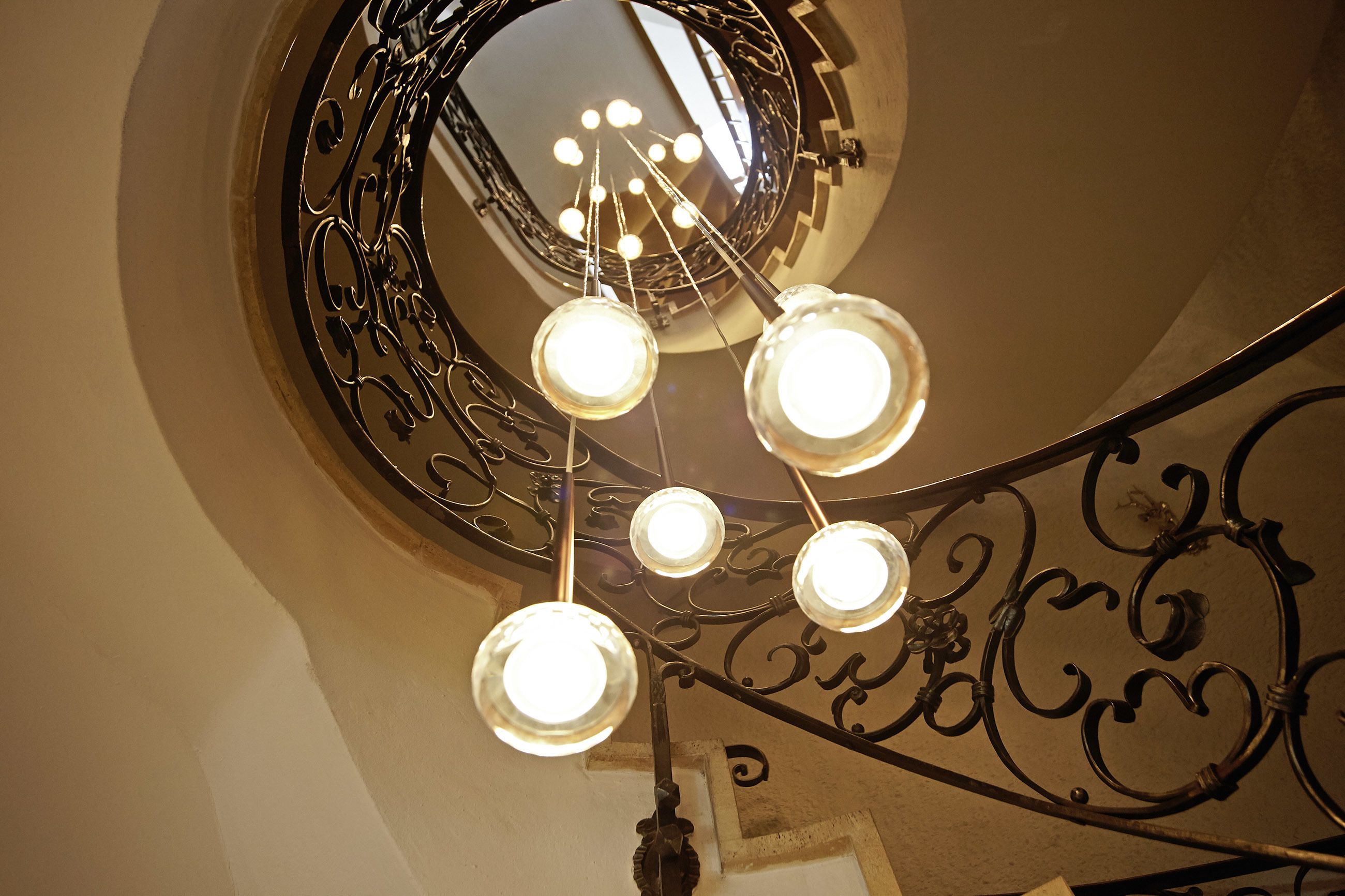 flat-screen tv, dvd player