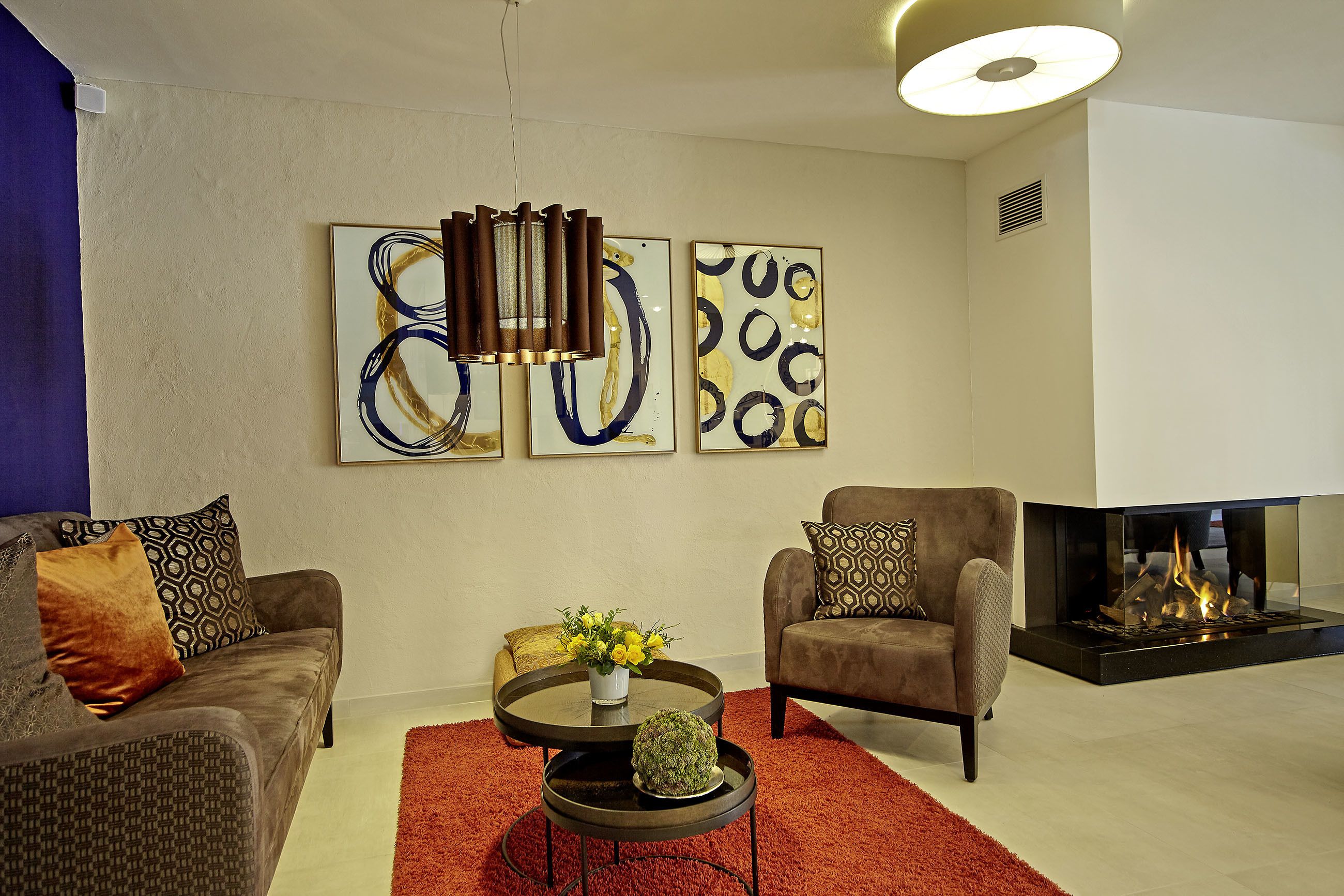 flat-screen tv, dvd player