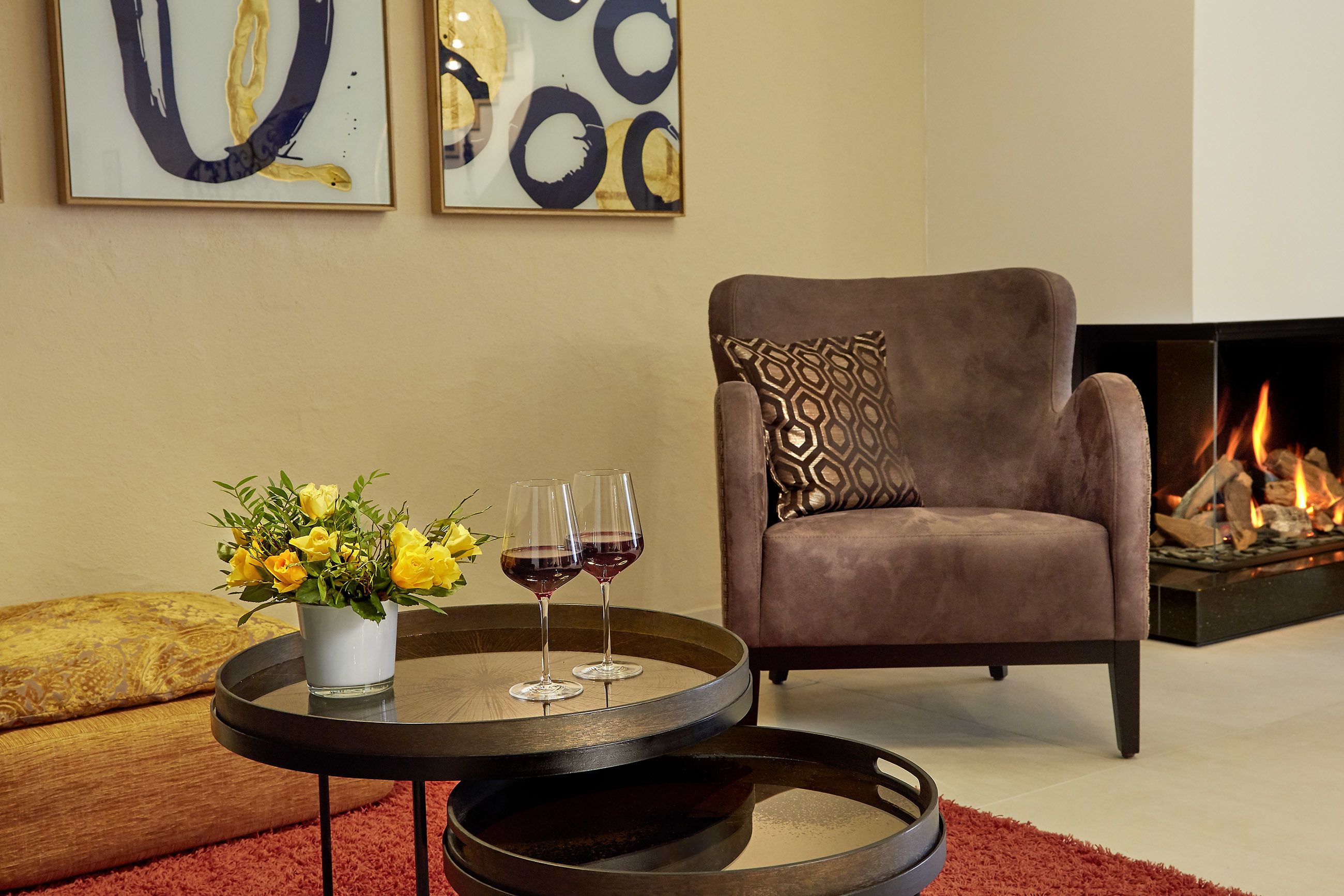 flat-screen tv, dvd player