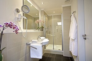 Ducha del cuarto de baño
