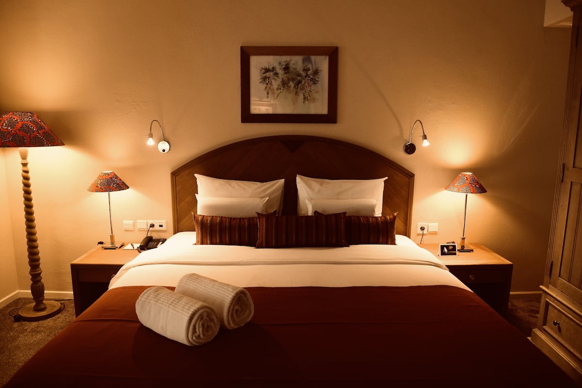 1 bedroom, egyptian cotton sheets, premium bedding, pillow-top beds