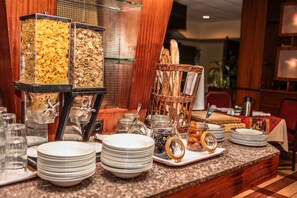 Breakfast buffet - Hotel Memling (Kinshasa)