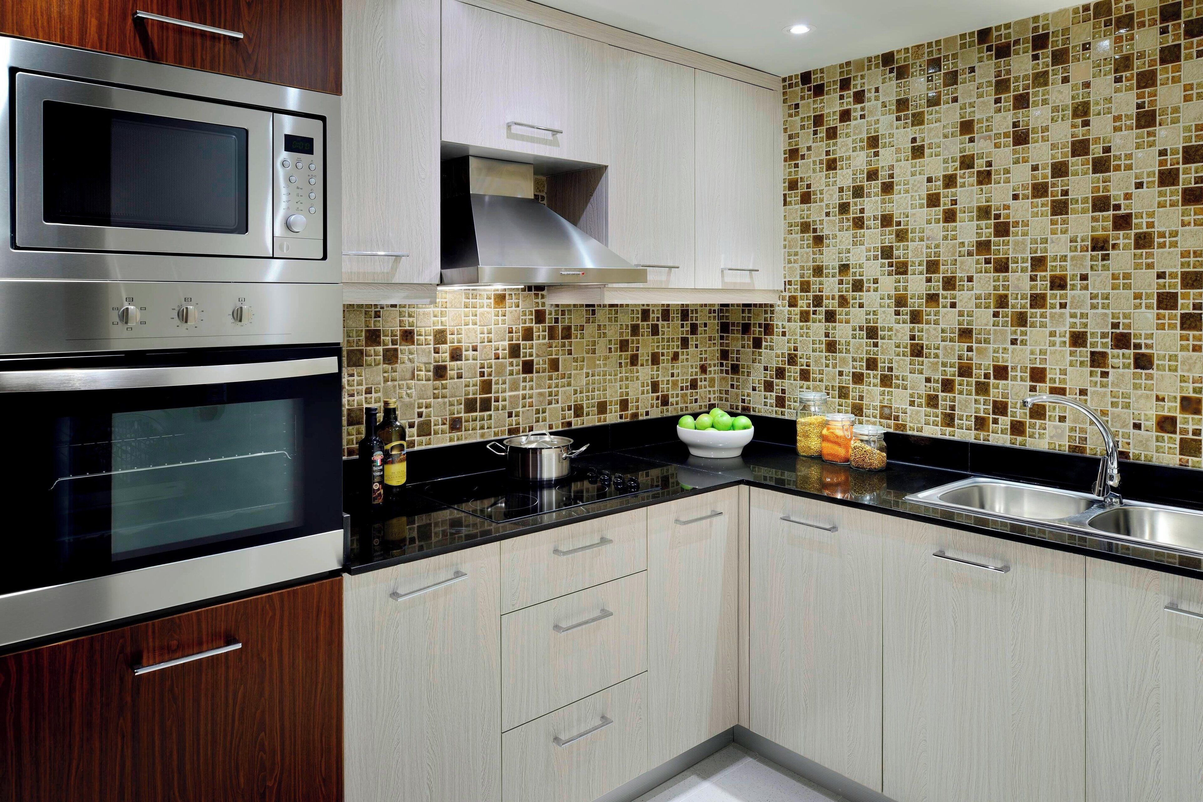 apartment, 2 bedrooms, non smoking | private kitchen | full-sized fridge, microwave, stovetop, coffee/tea maker