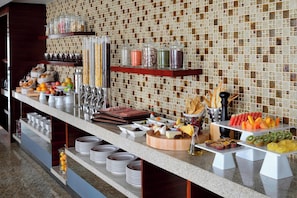Desayuno buffet (ETB 525 por persona)