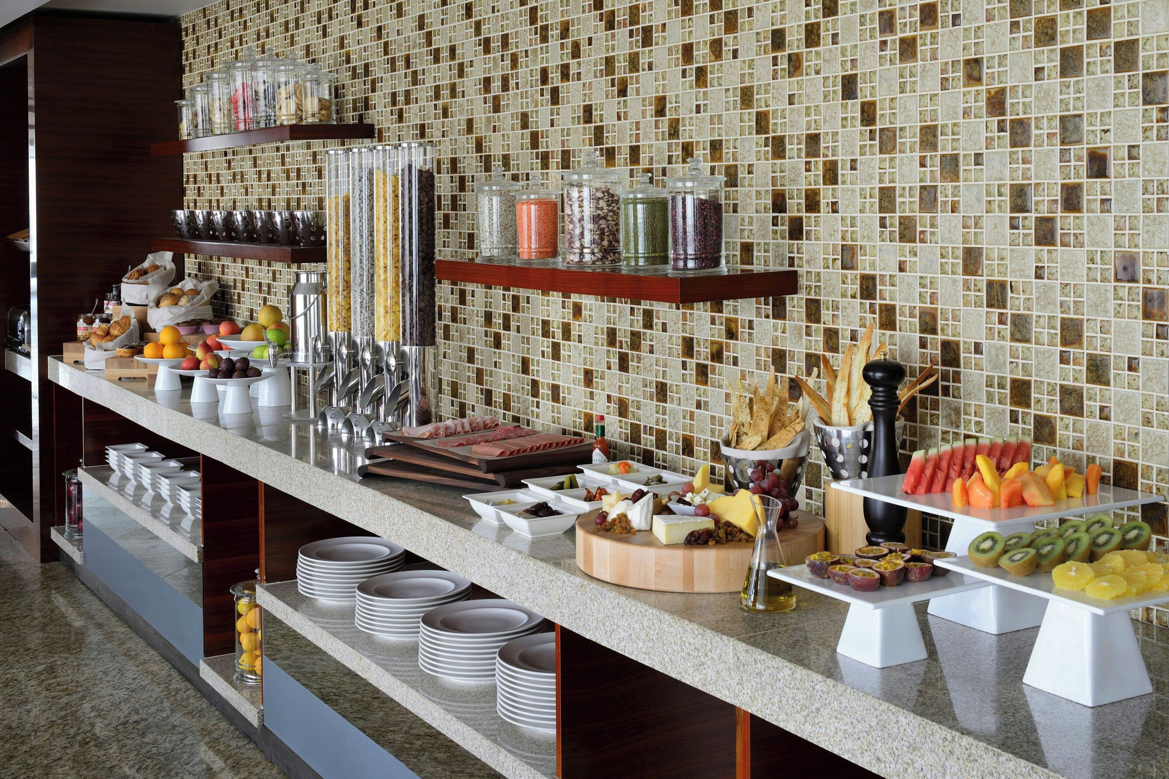 Café da manhã com buffet todos os dias mediante uma taxa