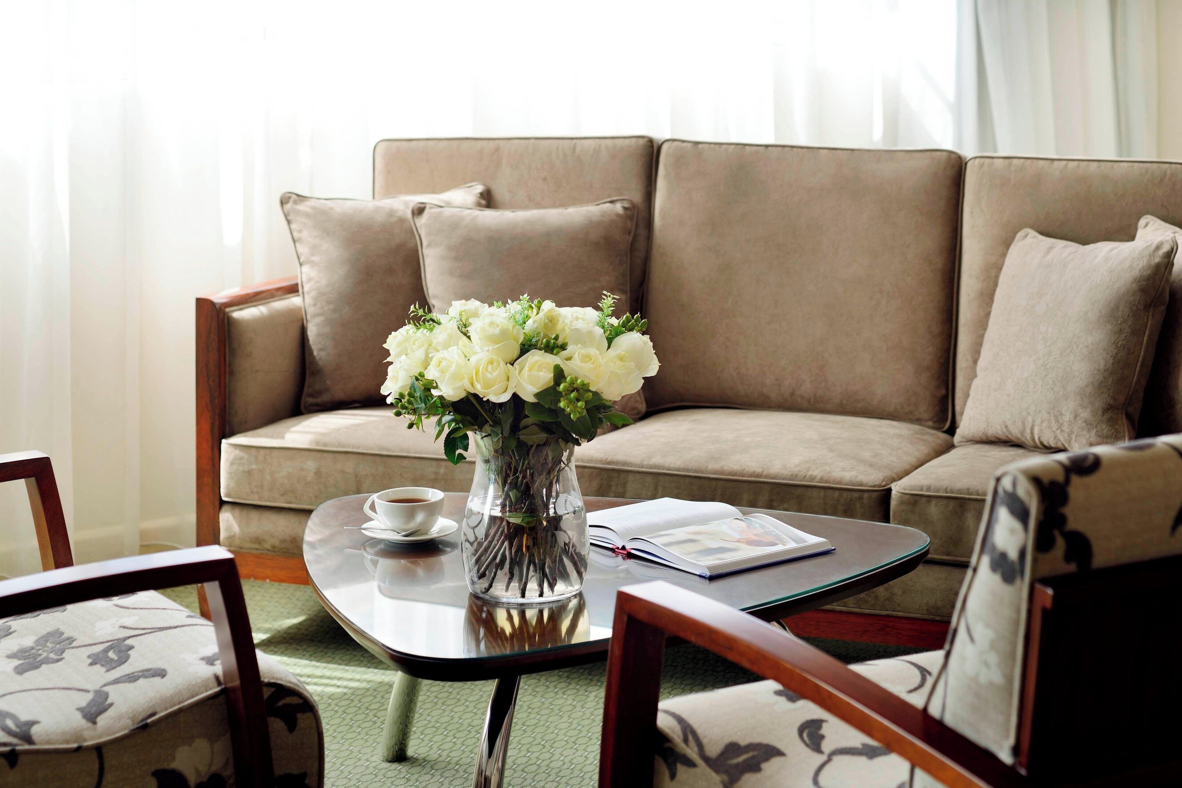 apartment, 2 bedrooms, non smoking | living area | 42-inch lcd tv with satellite channels, tv