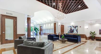 Towers of Dadeland by Miami Vacations