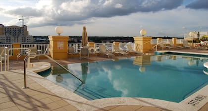 Towers of Dadeland by Miami Vacations