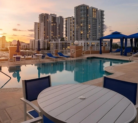 Towers of Dadeland by Miami Vacations