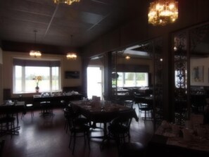 Frühstück, Mittagessen und Abendessen