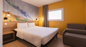 Standard Twin Room | Minibar, desk, blackout curtains, soundproofing - Euro Suite São José do Rio Preto By Nacional Inn  (São José do Rio Preto)