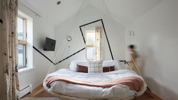 1 bedroom, premium bedding, individually decorated