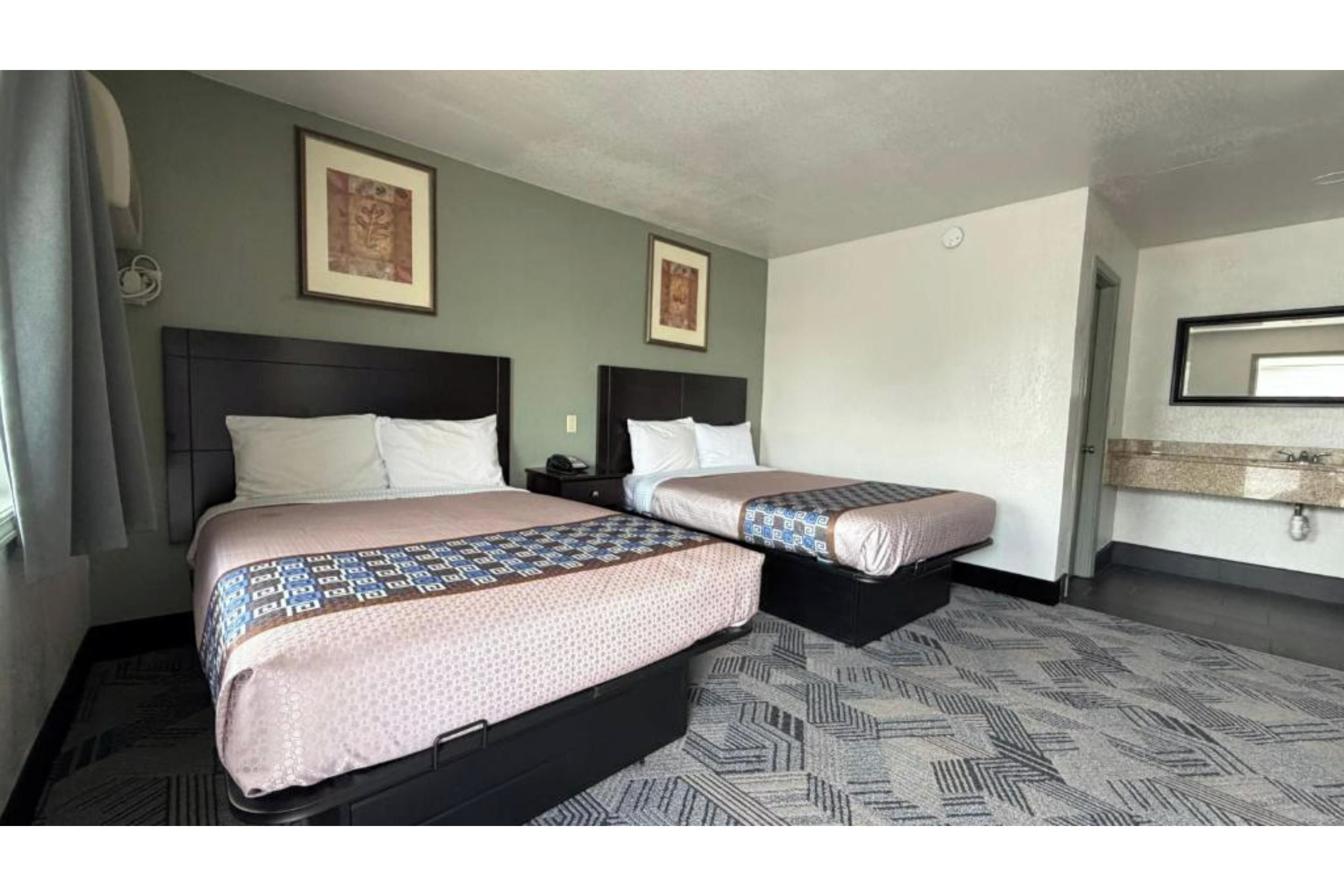 WiFi (free), bed sheets