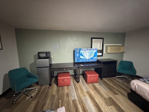 Deluxe-Vierbettzimmer, 1 Schlafzimmer | Kostenloses WLAN, Bettwäsche