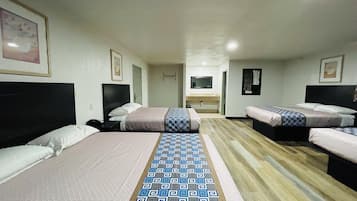 Deluxe-Vierbettzimmer, 1 Schlafzimmer | Kostenloses WLAN, Bettwäsche