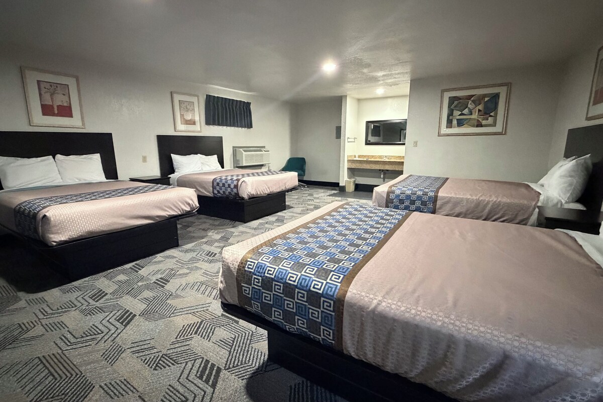 Family Room 4 Queen Beds | Wifi gratis y ropa de cama
