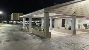Unclassified image, 2 of 17, button - Budget Inn By Hotel O Ada OK (Ada)