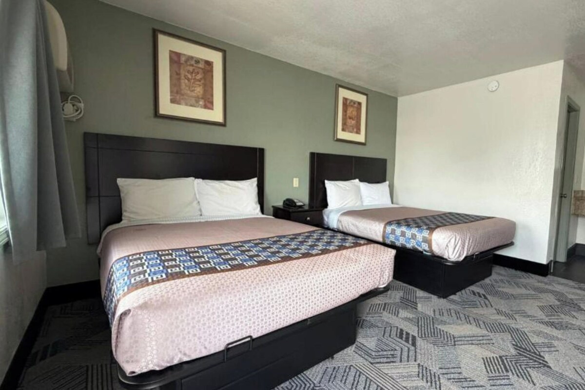 WiFi (free), bed sheets