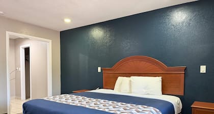 Rodeway Inn & Suites
