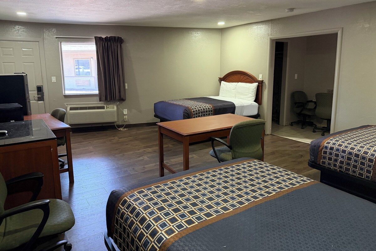 Suite, Multiple Beds, Non Smoking | WiFi (free)