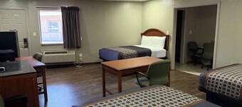 Rodeway Inn & Suites