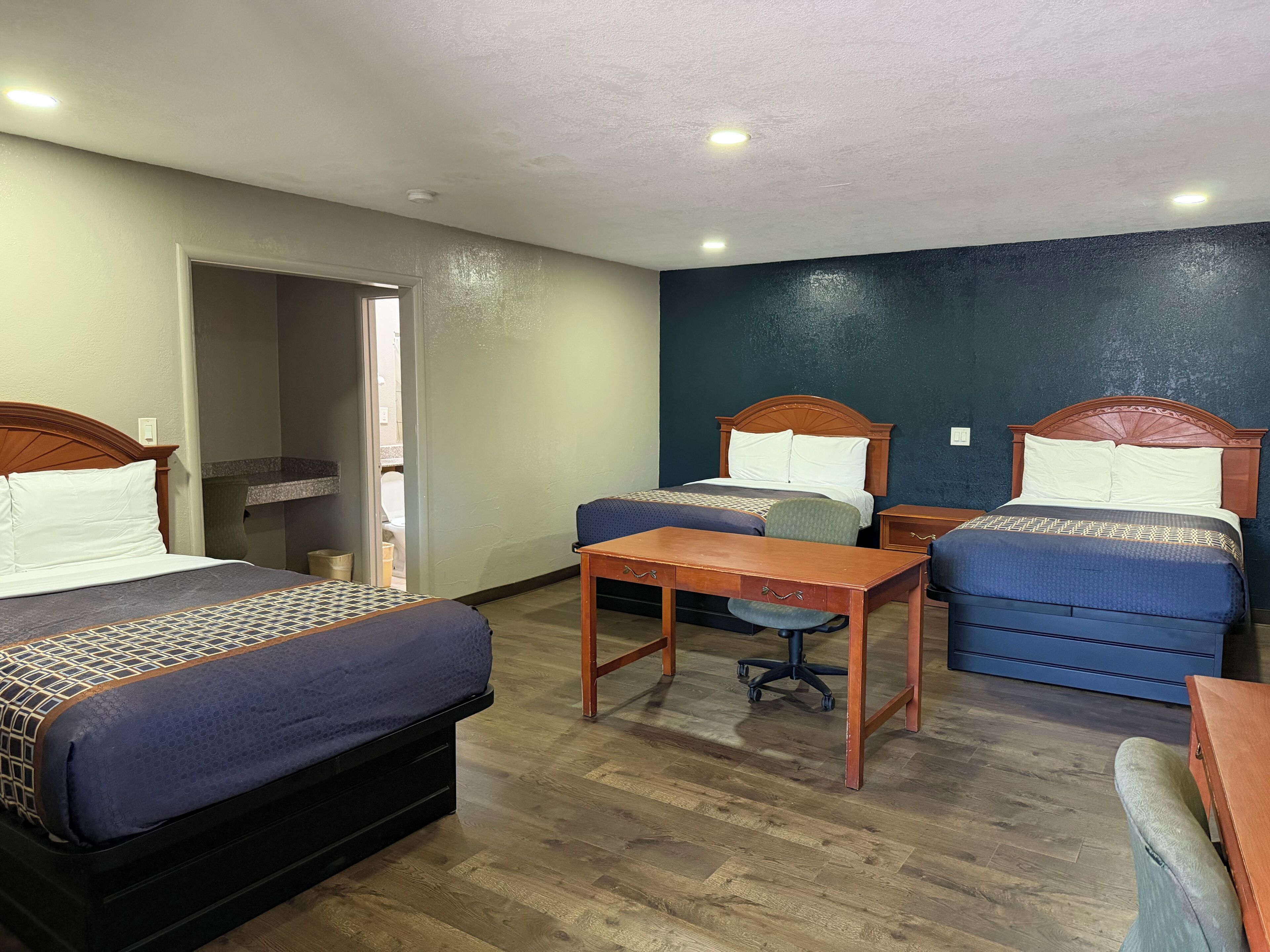 Suite, Multiple Beds, Non Smoking