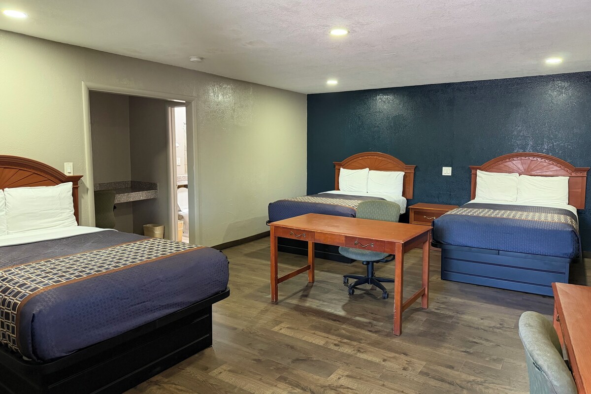 Suite, Multiple Beds, Non Smoking | WiFi (free)