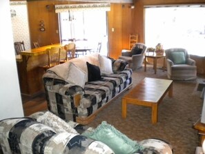 House, 3 Bedrooms | Living room