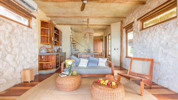 Vila panorâmica, 2 quartos, vista para o oceano | Área de estar