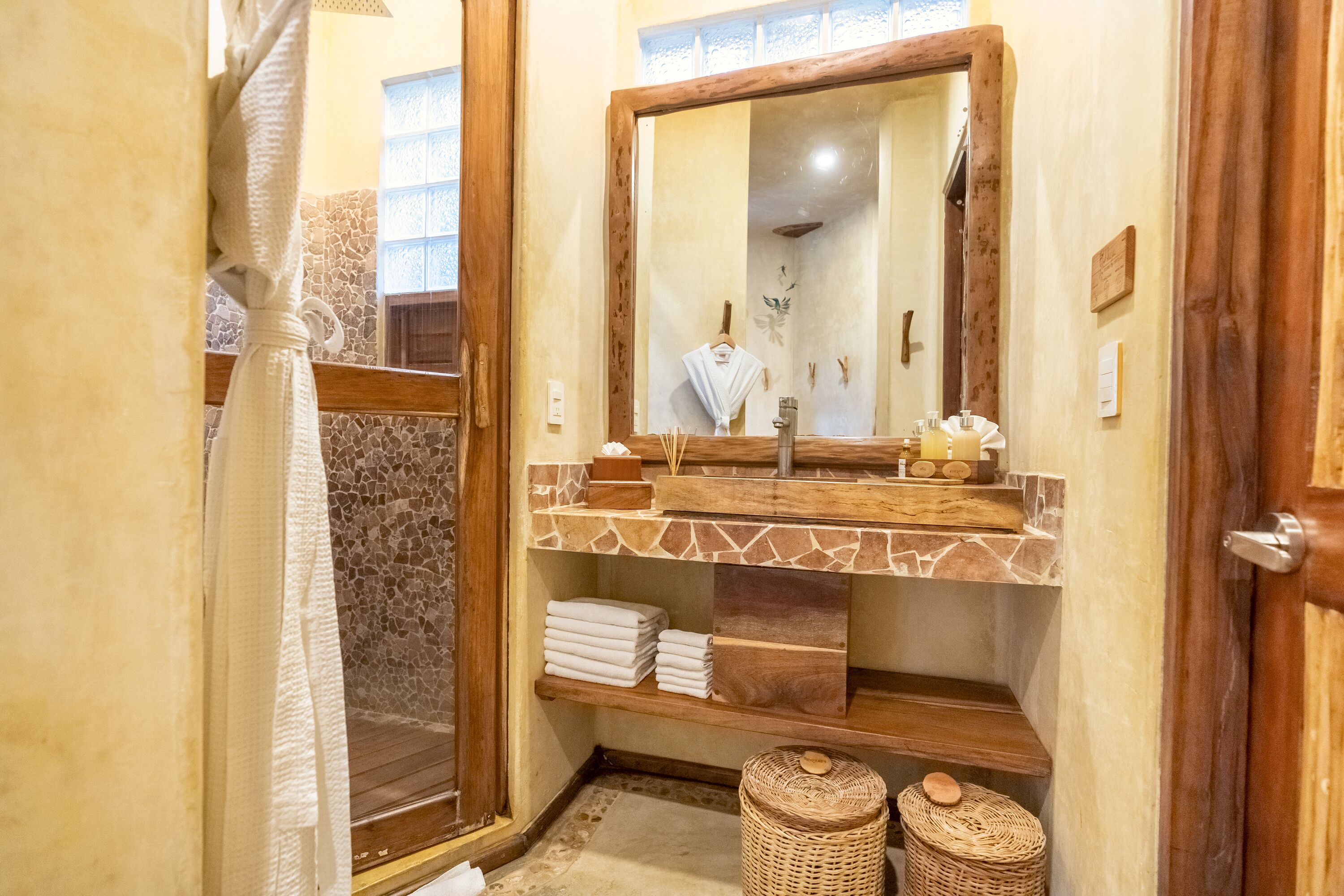 villa, garden view | bathroom | shower, rainfall showerhead, free toiletries, hair dryer