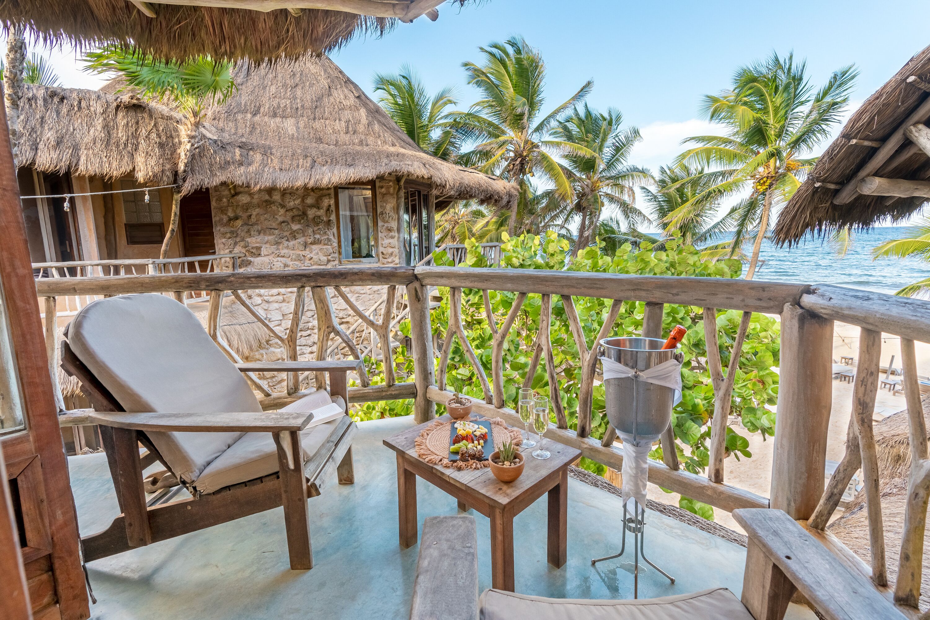 Suíte, sacada, vista para o oceano | Terraço/pátio