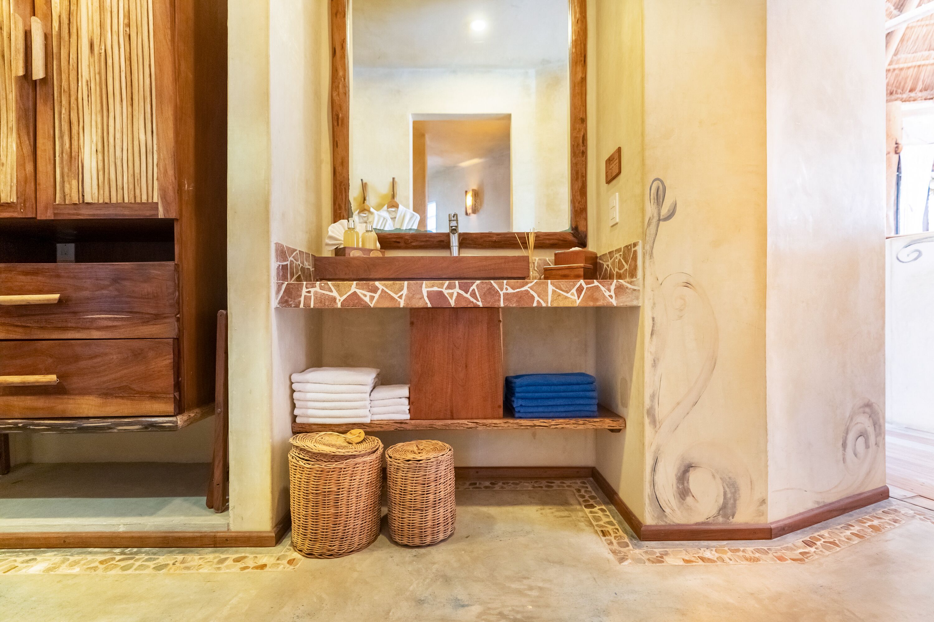 suite, balcony, ocean view | bathroom | shower, rainfall showerhead, free toiletries, hair dryer