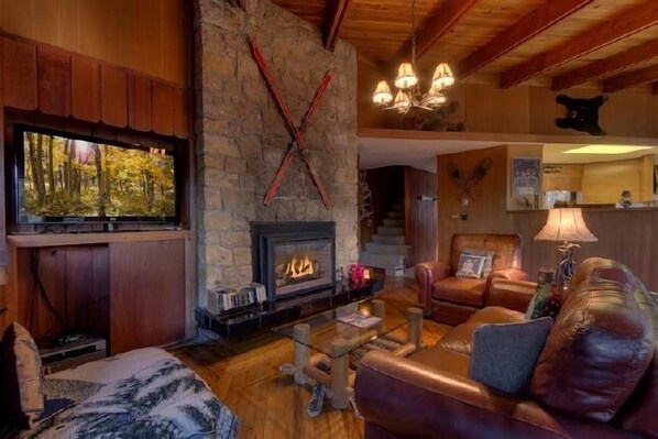 House, 4 Bedrooms | Living room