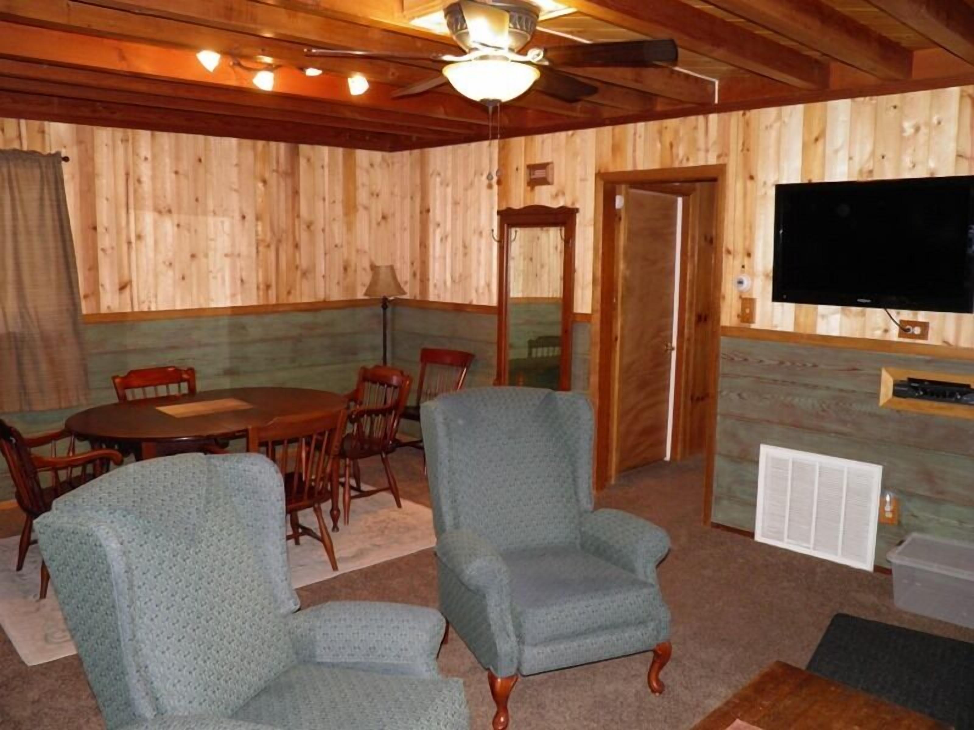 Classic Cabin, 3 Bedrooms | Living area