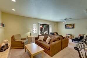 House, 2 Bedrooms | Living area