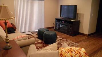 Luxury House, 4 Bedrooms | Living area | 60-inch TV with cable channels, fireplace, DVD player