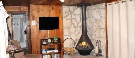 Classic Cabin, 2 Bedrooms | Living area | TV, fireplace, DVD player