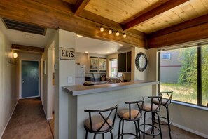 Chalet, 2 Bedrooms, Lakeside | In-room dining