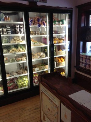 Gift shop - Le 100 St-Laurent (Louiseville)