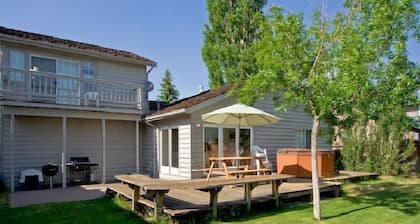 2136 Venice Dr.