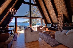 Ferienhütte, 5 Schlafzimmer, Seeblick | Wohnzimmer