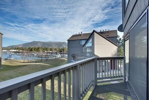 Condo, 3 Bedrooms, Lakeside | Balcony