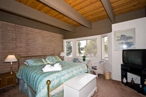 Condo, 3 Bedrooms | 3 bedrooms, free WiFi