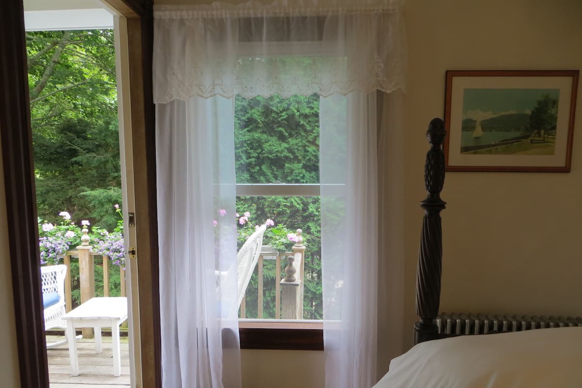 2. Beauty | Premium bedding, individually decorated, individually furnished