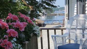 2. Beauty | Balcony