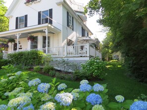 Garden - Atlantic Ark Inn (Boothbay Harbor)
