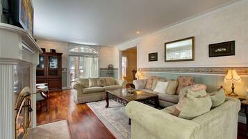 Rumah Mewah, 6 kamar tidur | Area keluarga | TV, perapian, dan pemutar DVD